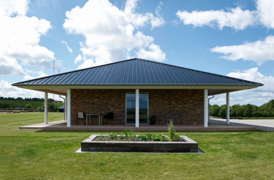 Elegante Gestaltung von Dächern und Fassaden, Nibevej 225, Frejlev, Aalborg,